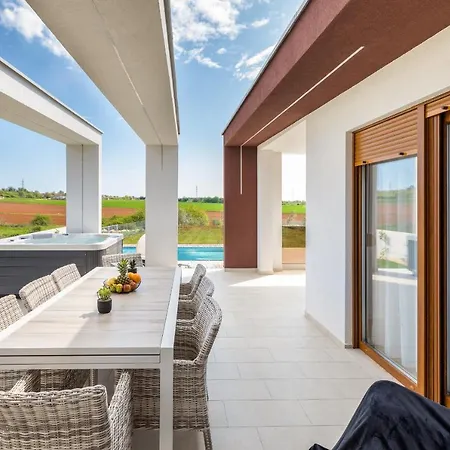 Grofica, New House, Heated Pool, Jacuzzi, Playgroung & Bbq, Near Beaches, - Istria Pula