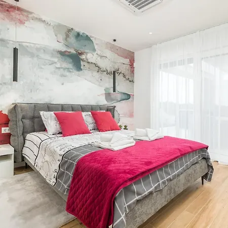 Grofica - Luxury And Romance With Heated Pool, Jacuzzi, Tavern And Proximity To The Sea, - Istria