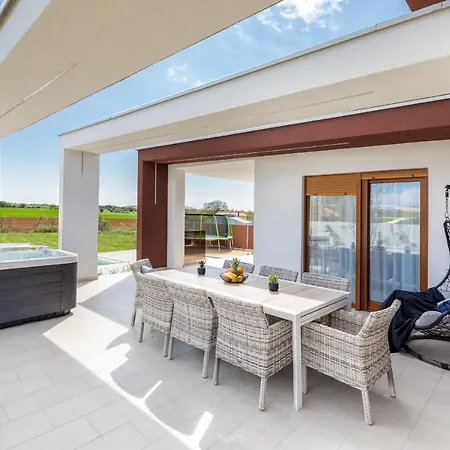 Villa Grofica, New House, Heated Pool, Jacuzzi, Playgroung & Bbq, Near Beaches, - Istria Pula