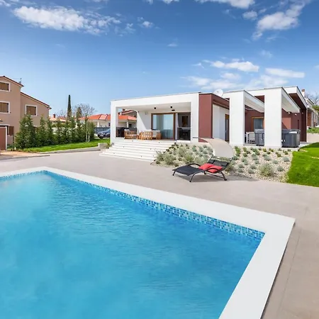 Villa Grofica, New House, Heated Pool, Jacuzzi, Playgroung & Bbq, Near Beaches, - Istria Pula