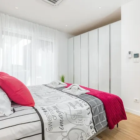 别墅 Grofica - Luxury And Romance With Heated Pool, Jacuzzi, Tavern And Proximity To The Sea, - Istria