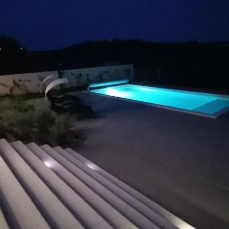 Grofica - Luxury And Romance With Heated Pool, Jacuzzi, Tavern And Proximity To The Sea, - Istria 别墅 *