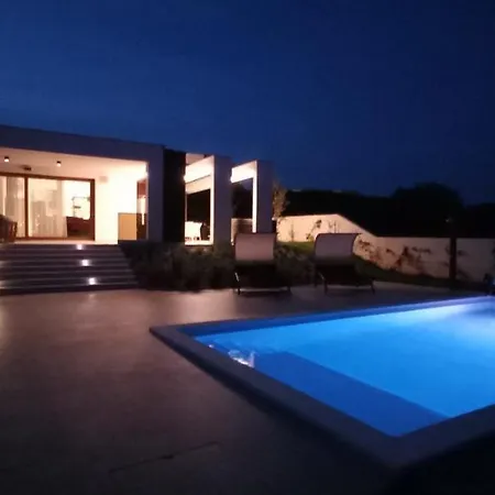 Villa Grofica, New House, Heated Pool, Jacuzzi, Playgroung & Bbq, Near Beaches, - Istria