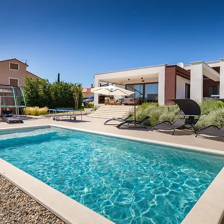 Grofica - Luxury And Romance With Heated Pool, Jacuzzi, Tavern And Proximity To The Sea, - Istria 别墅