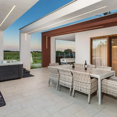 Villa Grofica, New House, Heated Pool, Jacuzzi, Playgroung & Bbq, Near Beaches, - Istria Pula