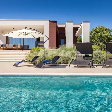 Grofica, New House, Heated Pool, Jacuzzi, Playgroung & Bbq, Near Beaches, - Istria * Pula