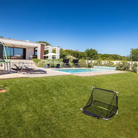 Grofica, New House, Heated Pool, Jacuzzi, Playgroung & Bbq, Near Beaches, - Istria Pula
