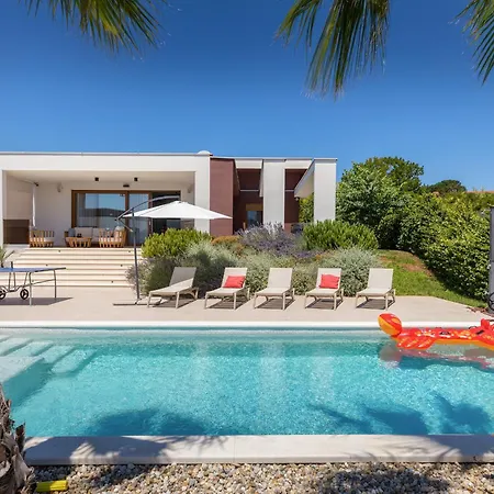 Grofica - Luxury And Romance With Heated Pool, Jacuzzi, Tavern And Proximity To The Sea, - Istria *