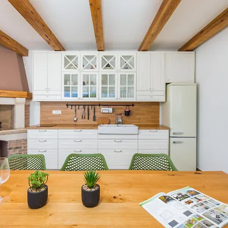 Grofica, New House, Heated Pool, Jacuzzi, Playgroung & Bbq, Near Beaches, - Istria * Pula