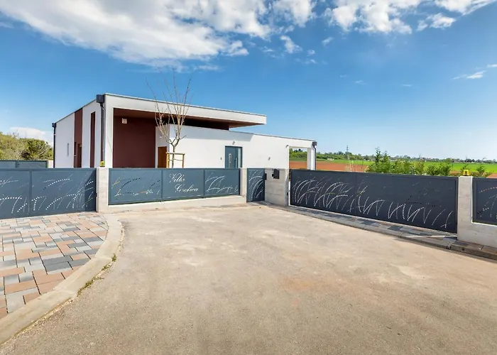 Grofica - Luxury And Romance With Heated Pool, Jacuzzi, Tavern And Proximity To The Sea, - Istria Βίλα Πούλα