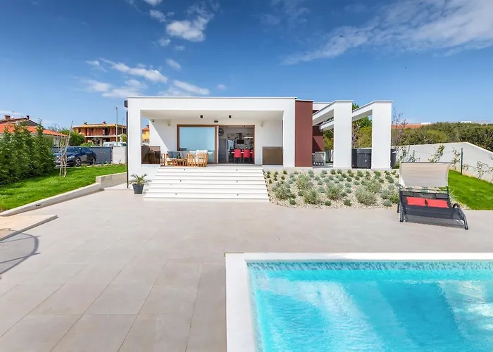 Βίλα Grofica - Luxury And Romance With Heated Pool, Jacuzzi, Tavern And Proximity To The Sea, - Istria