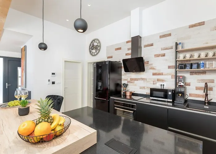 Grofica - Luxury And Romance With Heated Pool, Jacuzzi, Tavern And Proximity To The Sea, - Istria Βίλα