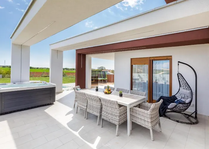 Βίλα Grofica - Luxury And Romance With Heated Pool, Jacuzzi, Tavern And Proximity To The Sea, - Istria Πούλα