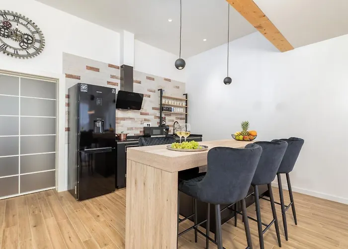 Grofica - Luxury And Romance With Heated Pool, Jacuzzi, Tavern And Proximity To The Sea, - Istria Βίλα