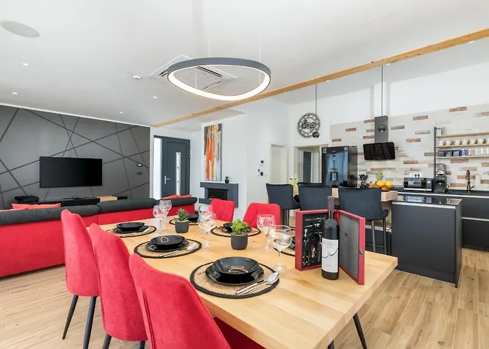 Grofica - Luxury And Romance With Heated Pool, Jacuzzi, Tavern And Proximity To The Sea, - Istria Πούλα