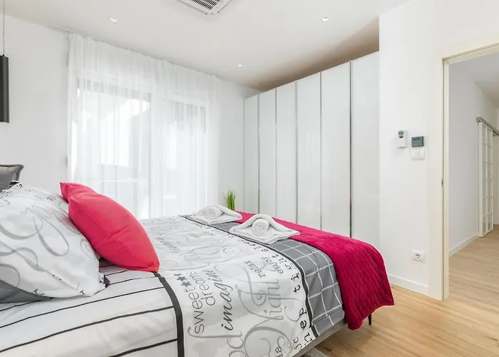 Βίλα Grofica - Luxury And Romance With Heated Pool, Jacuzzi, Tavern And Proximity To The Sea, - Istria