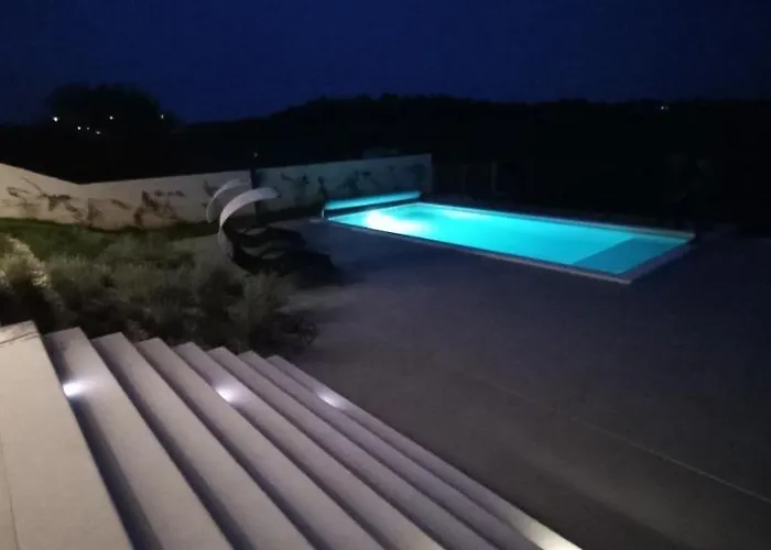 Grofica - Luxury And Romance With Heated Pool, Jacuzzi, Tavern And Proximity To The Sea, - Istria Βίλα *