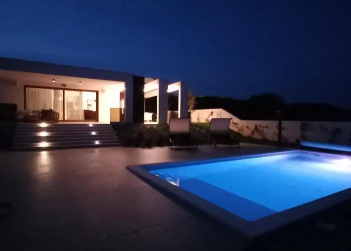 Βίλα Grofica - Luxury And Romance With Heated Pool, Jacuzzi, Tavern And Proximity To The Sea, - Istria