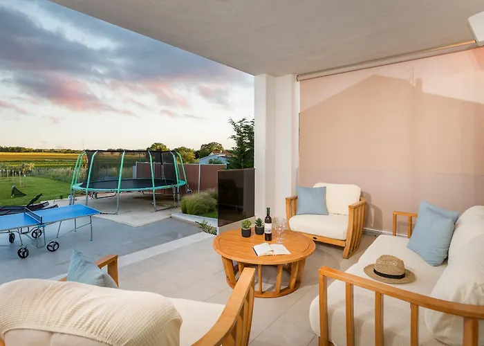 Βίλα Grofica - Luxury And Romance With Heated Pool, Jacuzzi, Tavern And Proximity To The Sea, - Istria