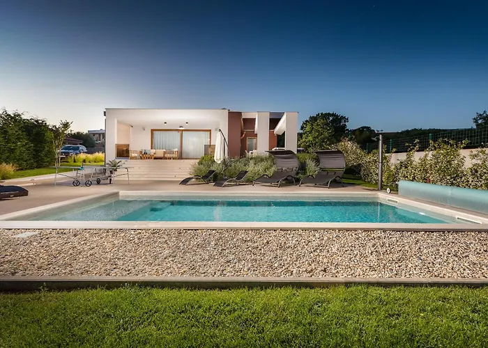 Βίλα Grofica - Luxury And Romance With Heated Pool, Jacuzzi, Tavern And Proximity To The Sea, - Istria *