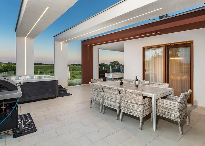 Βίλα Grofica - Luxury And Romance With Heated Pool, Jacuzzi, Tavern And Proximity To The Sea, - Istria Πούλα