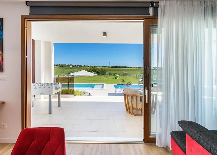 Grofica - Luxury And Romance With Heated Pool, Jacuzzi, Tavern And Proximity To The Sea, - Istria Πούλα