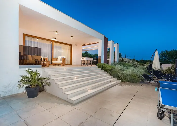 Grofica - Luxury And Romance With Heated Pool, Jacuzzi, Tavern And Proximity To The Sea, - Istria Πούλα