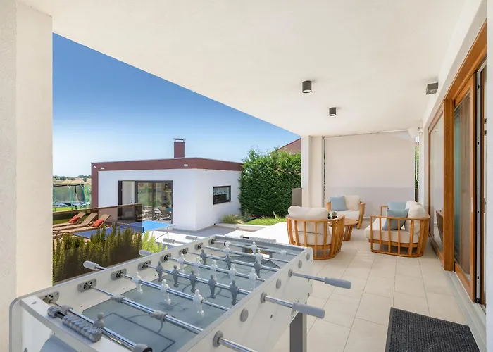 Grofica - Luxury And Romance With Heated Pool, Jacuzzi, Tavern And Proximity To The Sea, - Istria