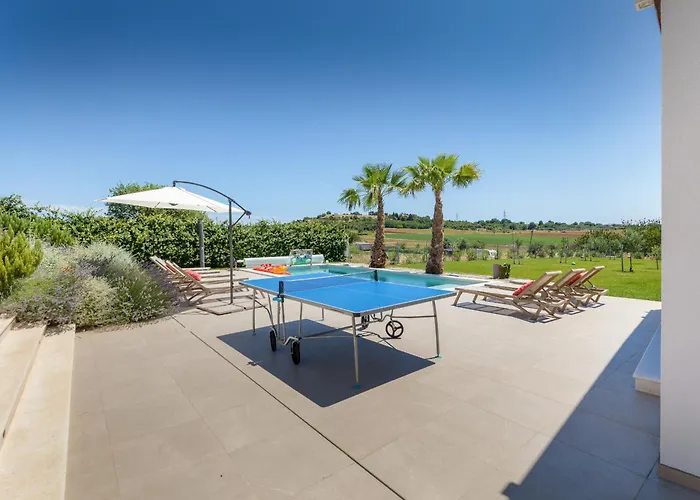 Βίλα Grofica - Luxury And Romance With Heated Pool, Jacuzzi, Tavern And Proximity To The Sea, - Istria