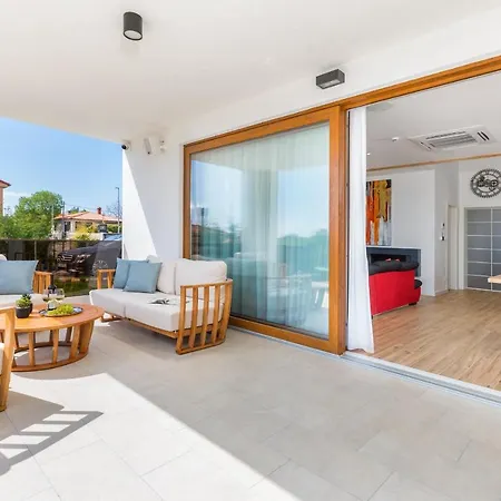 Villa Grofica - Luxury And Romance With Heated Pool, Jacuzzi, Tavern And Proximity To The Sea, Pula - Istria