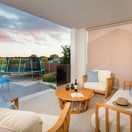 Villa Villa Grofica - Luxury And Romance With Heated Pool, Jacuzzi, Tavern And Proximity To The Sea, Pula - Istria
