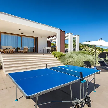 Villa Grofica - Luxury And Romance With Heated Pool, Jacuzzi, Tavern And Proximity To The Sea, Pula - Istria Pola